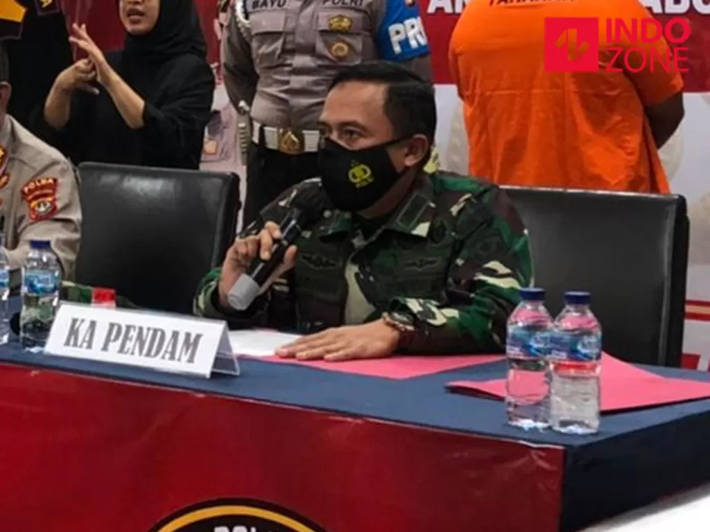 Konferensi pers Polda Metro Jaya terkait kasus penembakan anggota TNI oleh oknum polisi di Jakbar. (INDOZONE/Samsudhuha Wildansyah)