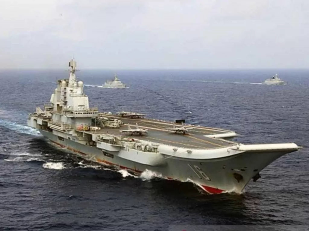  Dok - Kapal induk China Liaoning-1200. (ANTARA/HO-China Military/mii)