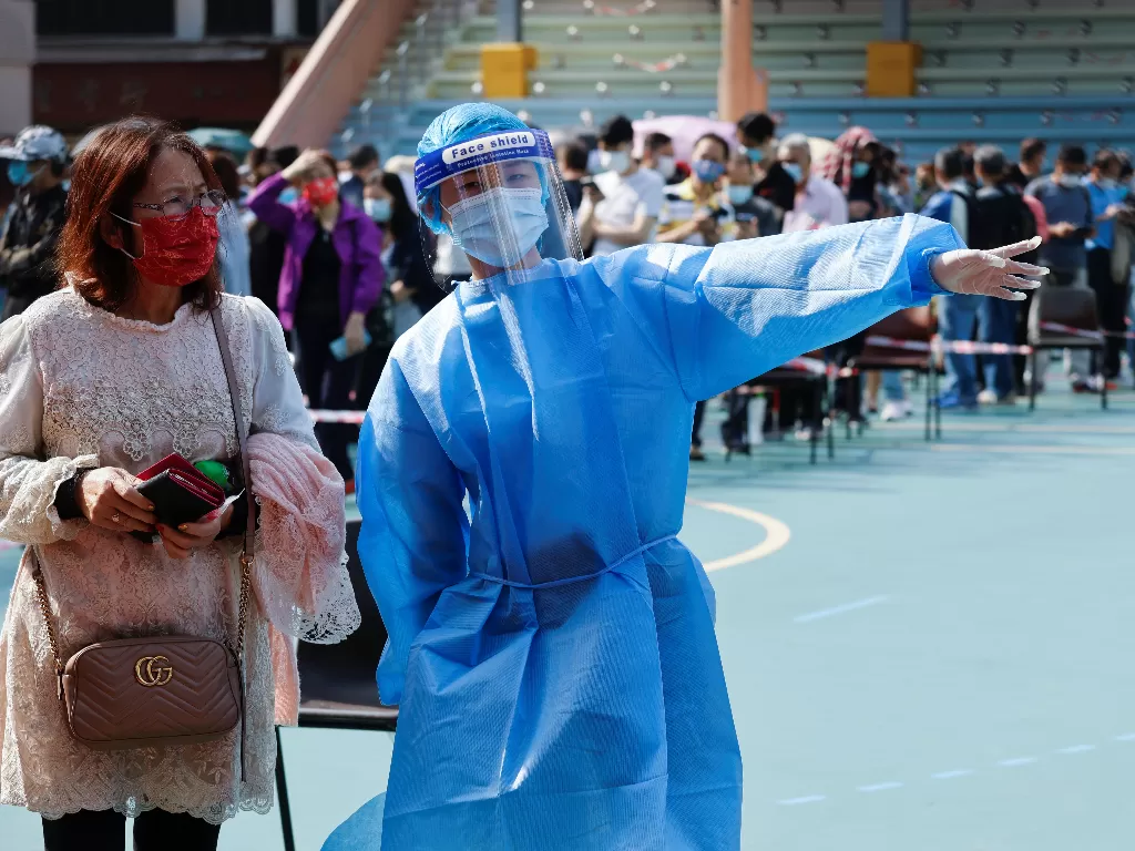 Pengetesan infeksi Covid-19 di Hong Kong (Ilustrasi/REUTERS/Tyrone Siu)