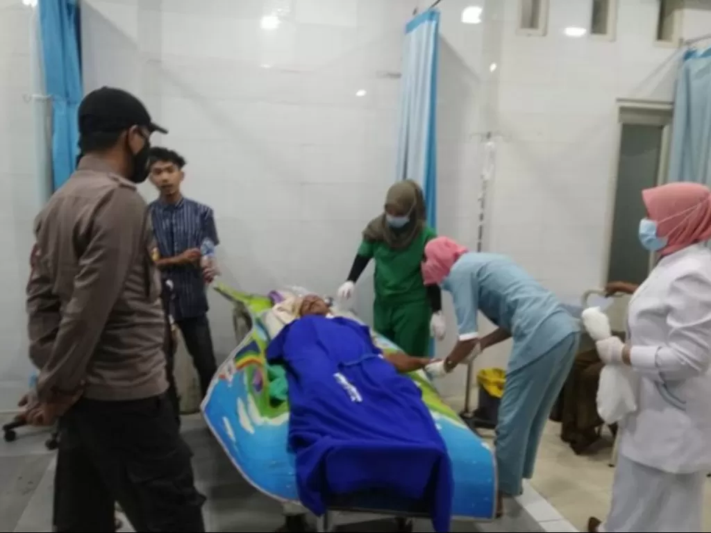 IS dirawat di RS karena dibacok besan (Antara Aceh)