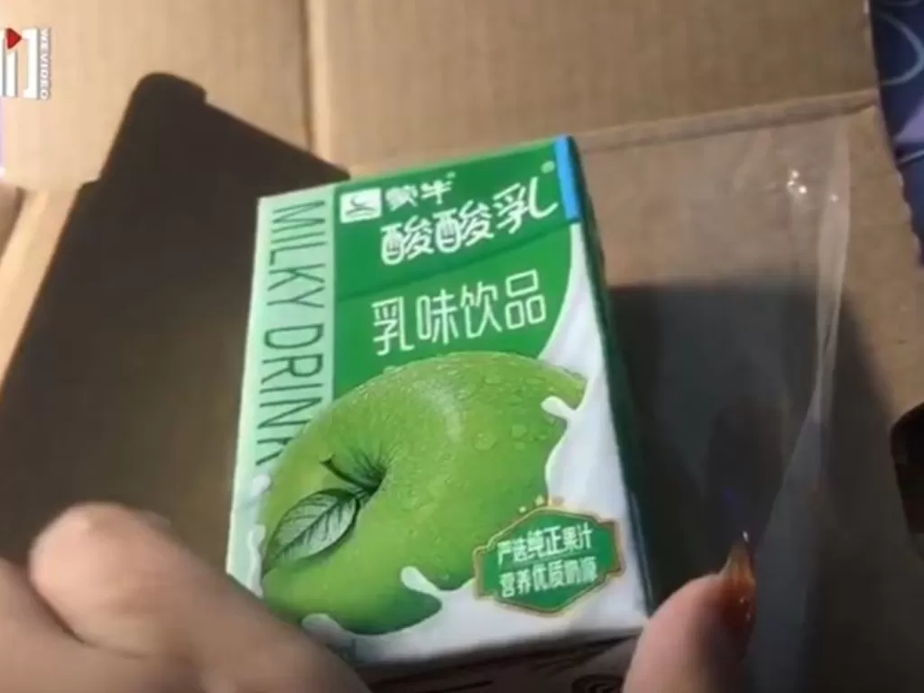 Beli iPhone yang datang justru yoghurt rasa apel (We Video)