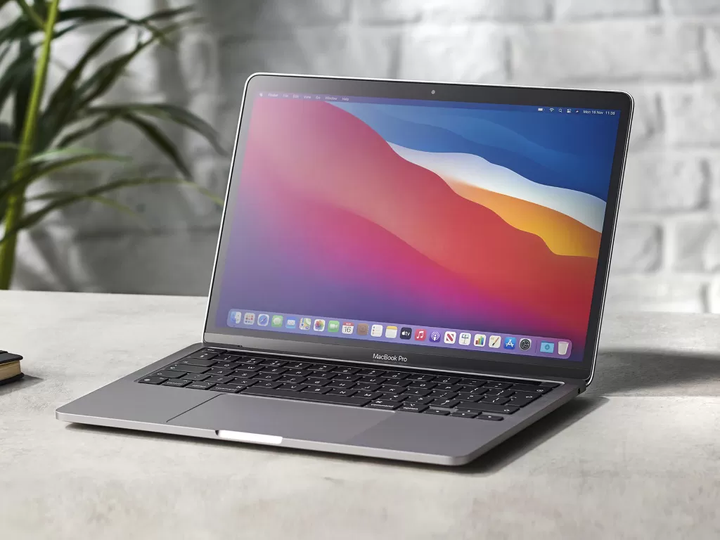 Tampilan laptop MacBook 13 inci terbaru buatan Apple (photo/Dok. TechRadar)
