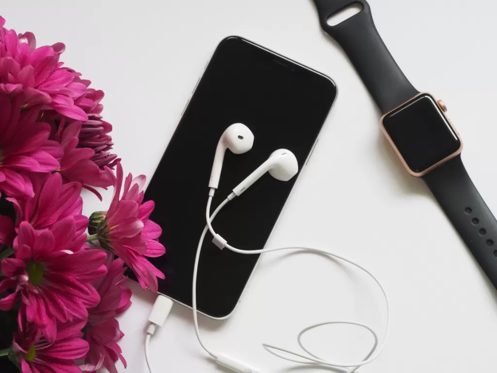 Ilustrasi earphone (Photo by Jess Bailey Designs from Pexels)