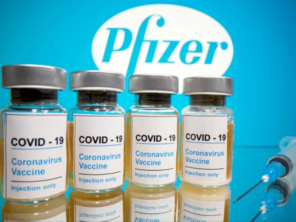 Vaksin COVID-19 dari Pfizer. (REUTERS/Dado Ruvic).