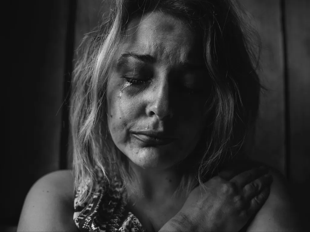 Ilustrasi wanita yang menangis. (Photo/Ilustrasi/Pexels)
