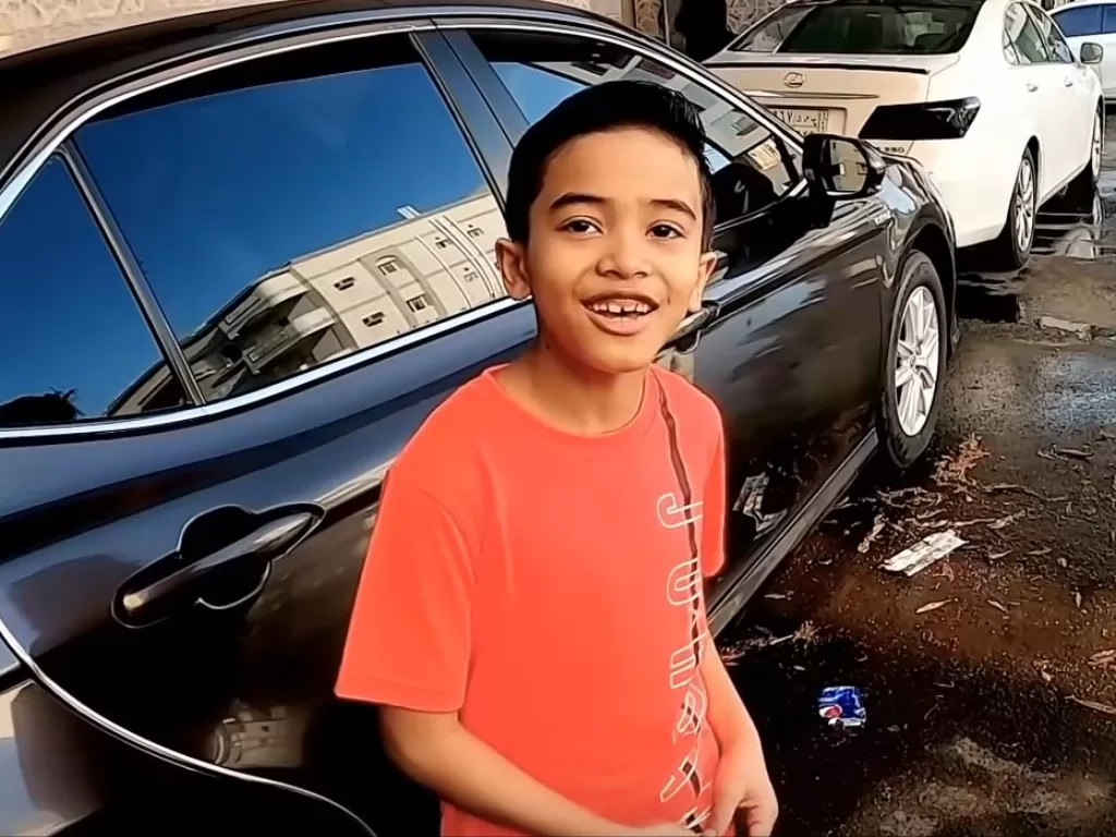 Bocah berusia 8 tahun ini sudah menjadi miliader di Arab Saudi. (Photo/YouTube/ Faiz Slamet)