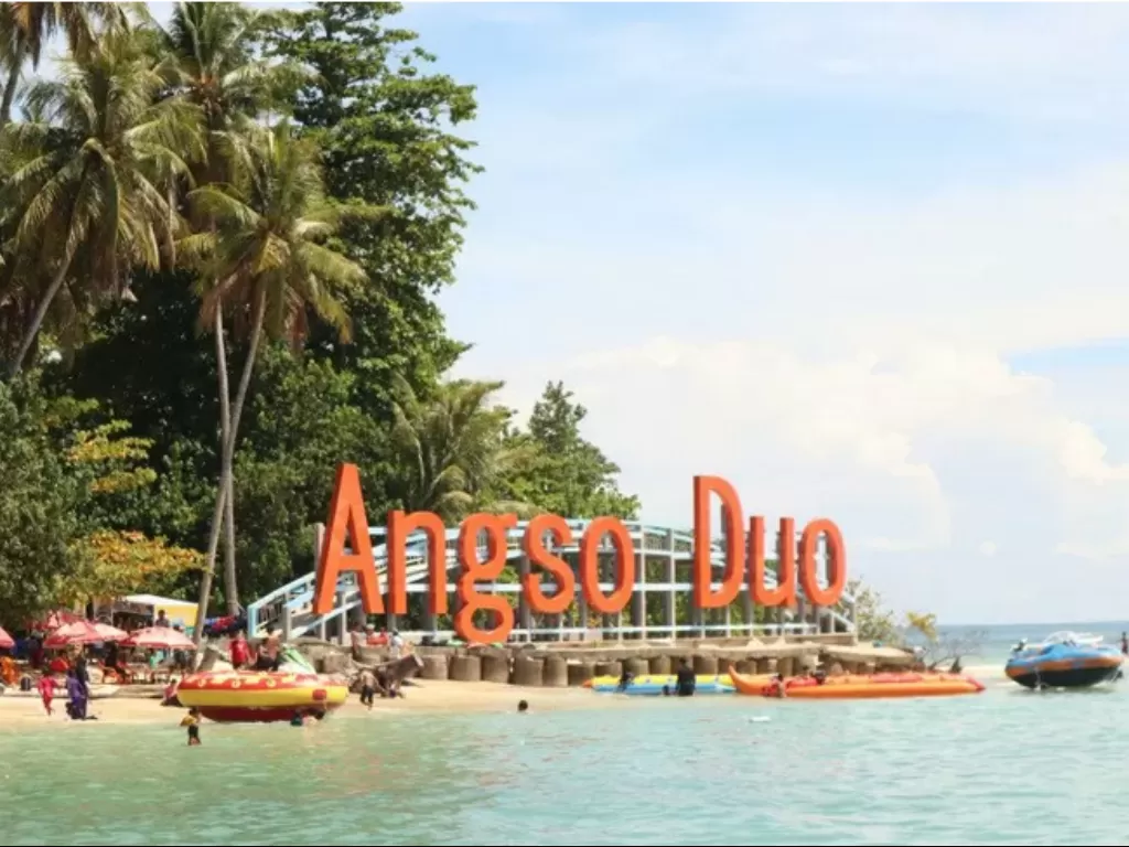 Destinasi wisata Pulau Angso Duo Kota Pariaman, Sumatera Barat. (photo/Istimewa)