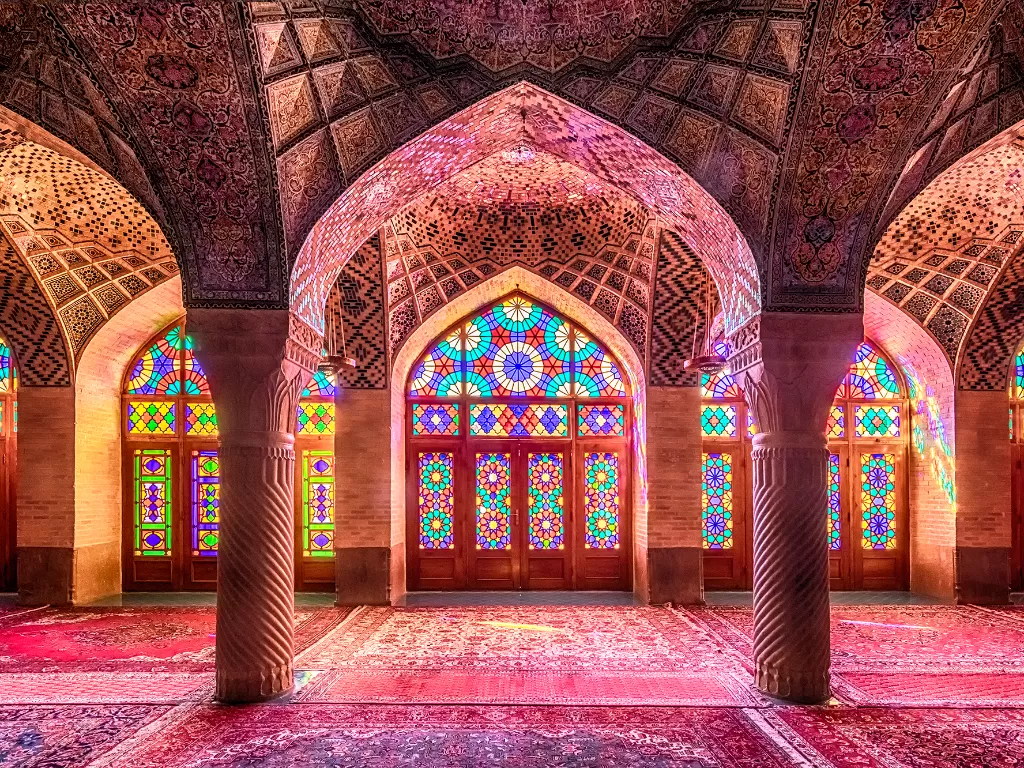 Masjid Pink di Iran. (commons.wikimedia.org)