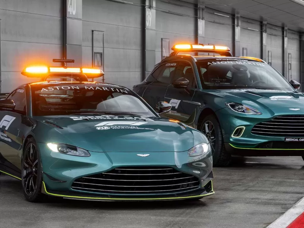 Tampilan mobil keselamatan dan medis Aston Martin untuk F1 2021. (photo/Dok. Motor1)