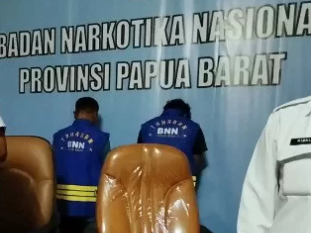 BNN Papua Barat gagalkan penyelundupan ganja kering yang dibawa dengan kapal (Antara)
