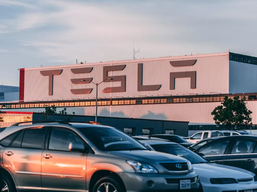 Ilustrasi pabrik Tesla. (photo/Ilustrasi/Pexels/Craig Adderley)