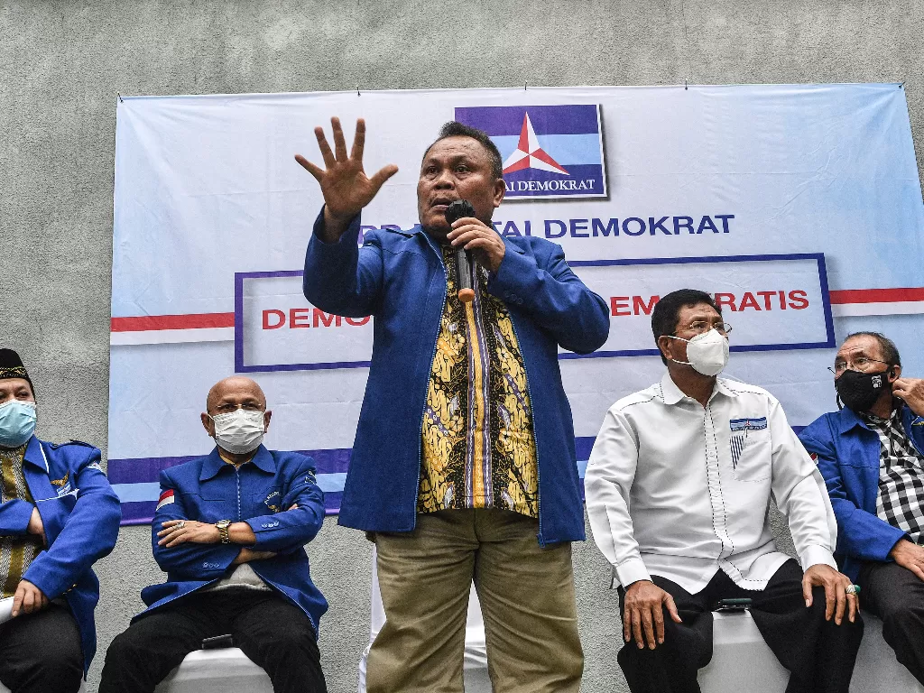 Sekjen Partai Demokrat versi KLB Jhonny Allen memberikan keterangan pers terkait urgensi KLB Sibolangit di Jakarta, Kamis (11/3/2021). (ANTARA/Muhammad Adimaja)