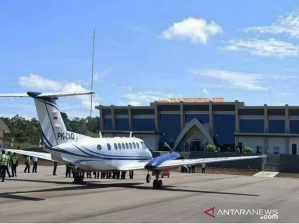 Pesawat dari Kementerian Perhubungan jenis Beechcraft SKA B 350i mendarat di Bandara Haji Muhammad Sidik, Kamis (13/8/2020). (ANTARA/HO-Dinas Perhubugan Barito Utara)