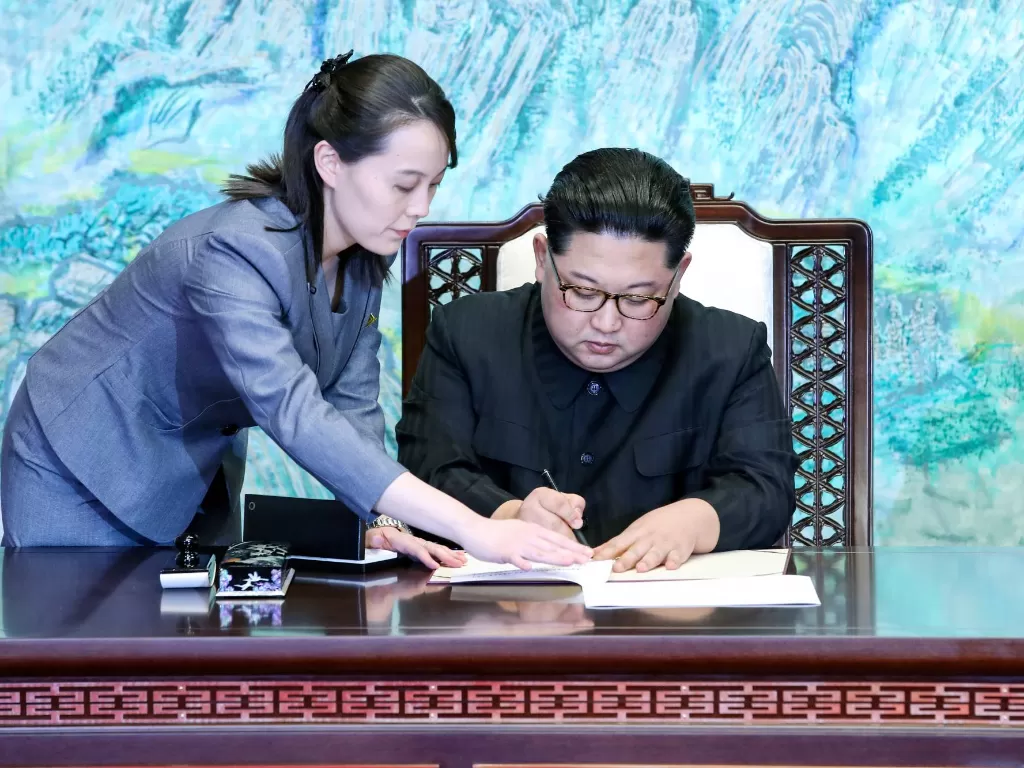 Kim Yo Jong dan Kim Jong Un (KOREA SUMMIT PRESS POOL / VIA REUTERS)