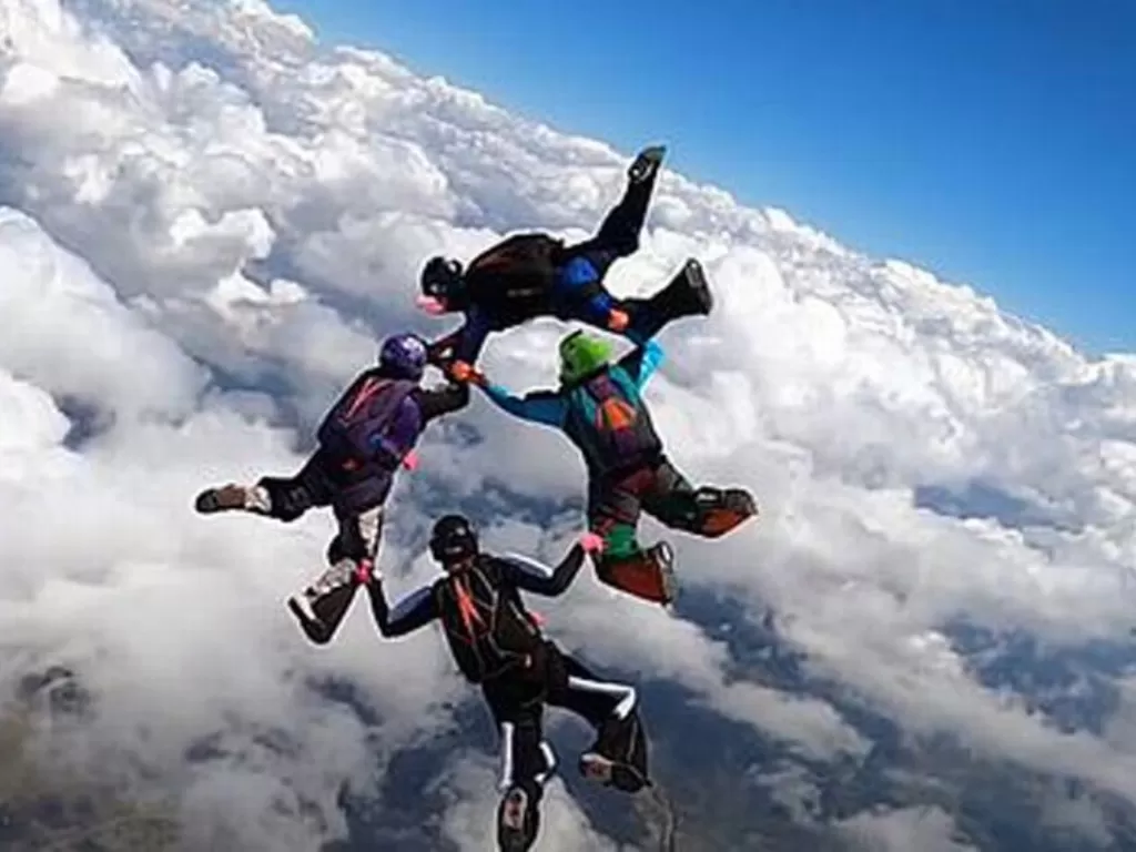 Kecelakaan skydiving (Virtual Australian Skydiving)