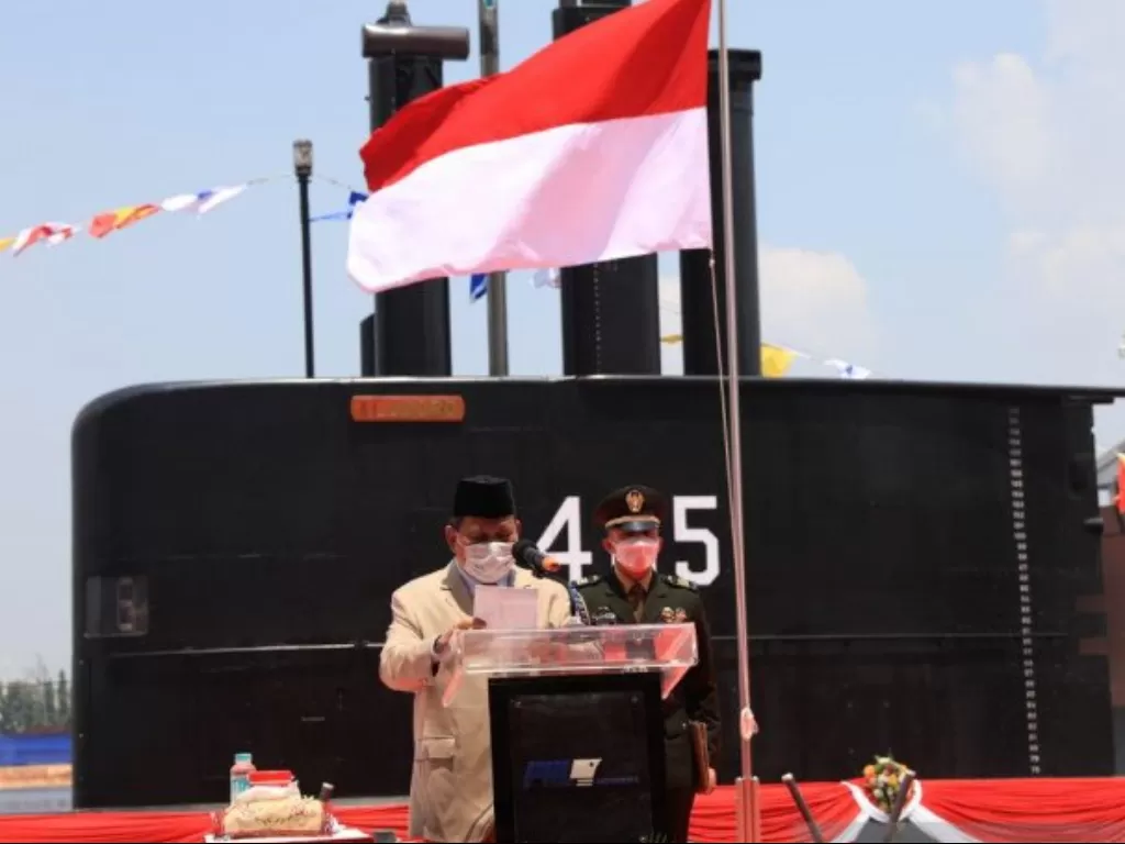 Menhan Prabowo Subianto saat memberikan sambutan pada penyerahan kapal selam  Alugoro-405 di Galangan Kapal PT PAL Indonesia, Surabaya, Rabu (17/3/2021). (Humas Setjen Kemhan)