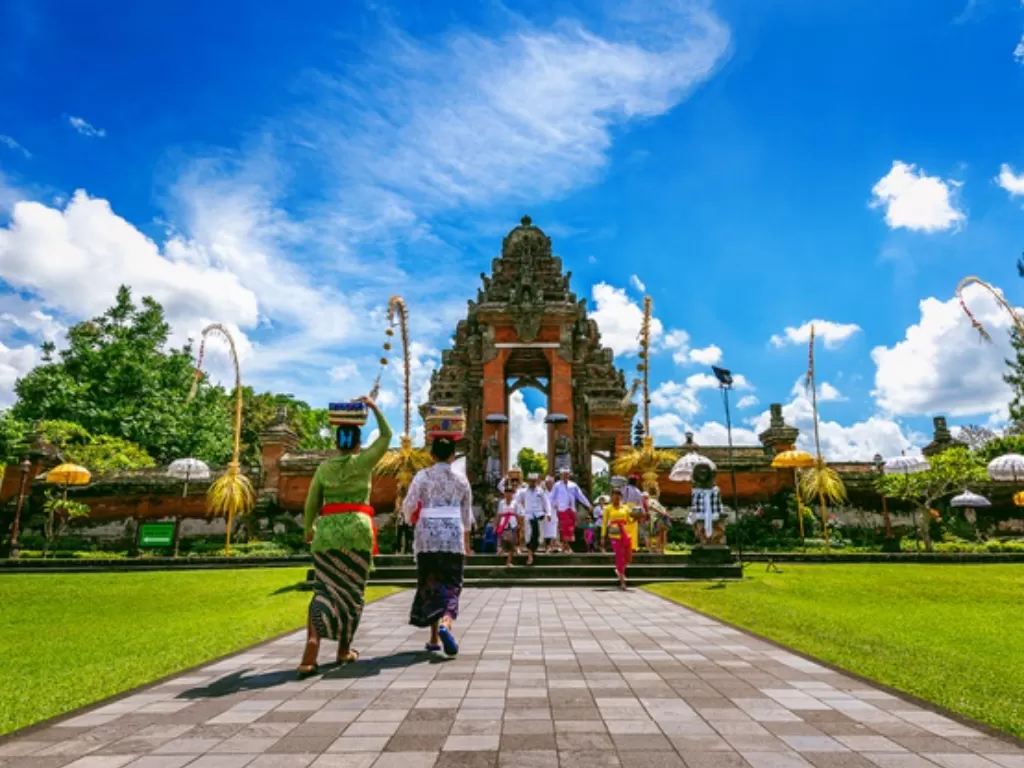 Potret suasana Bali, salah satu destinasi pariwisata populer Indonesia. (Freepik)