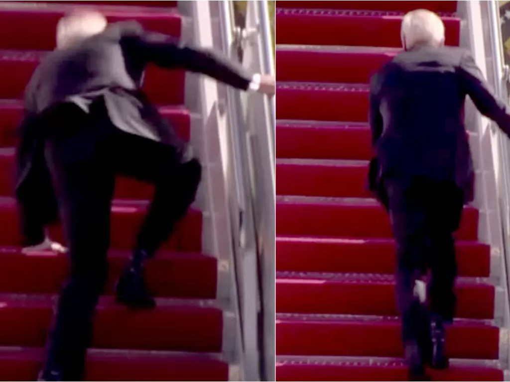 Momen Joe Biden jatuh saat menaiki tangga (Reuters)