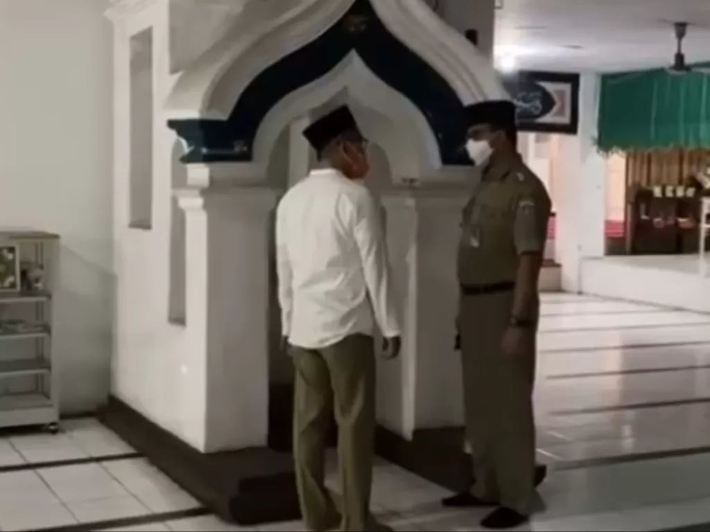Anies Baswedan kunjungi masjid di kawasan Mangga Dua, Jakarta. (Instagram/aniesbaswedan)