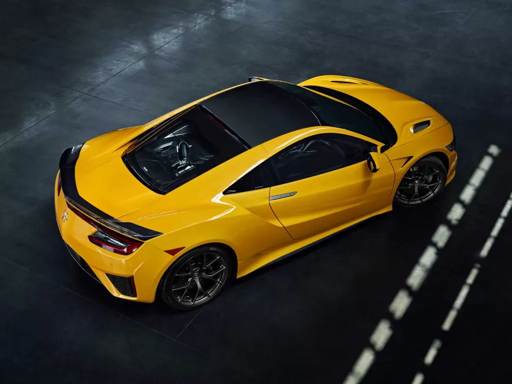 Tampilan mobil Honda/Acura NSX 2020 berwarna kuning (photo/Honda)