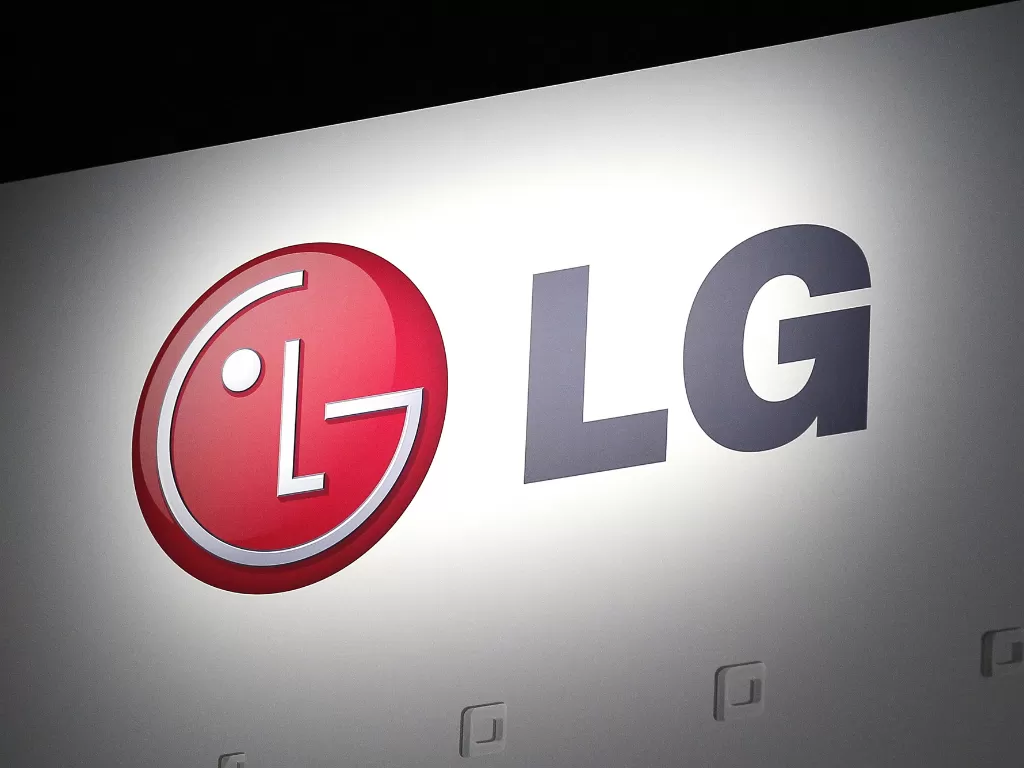 Tampilan logo perusahaan teknologi LG (photo/REUTERS/Rick Wilking)