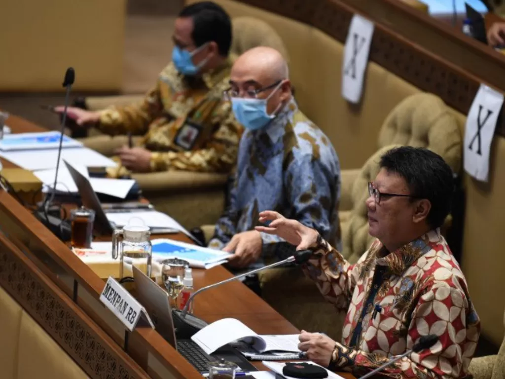 Menteri Pemberdayaan Aparatur Negara dan Reformasi Birokrasi Tjahjo Kumolo saat rapat kerja bersama Komisi II DPR di Kompleks Parlemen, Senayan, Jakarta (Antara)