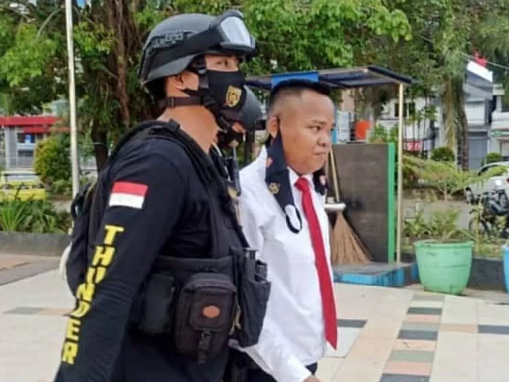 Polisi gadungan diciduk di Pantai Losari Makassar (Istimewa)
