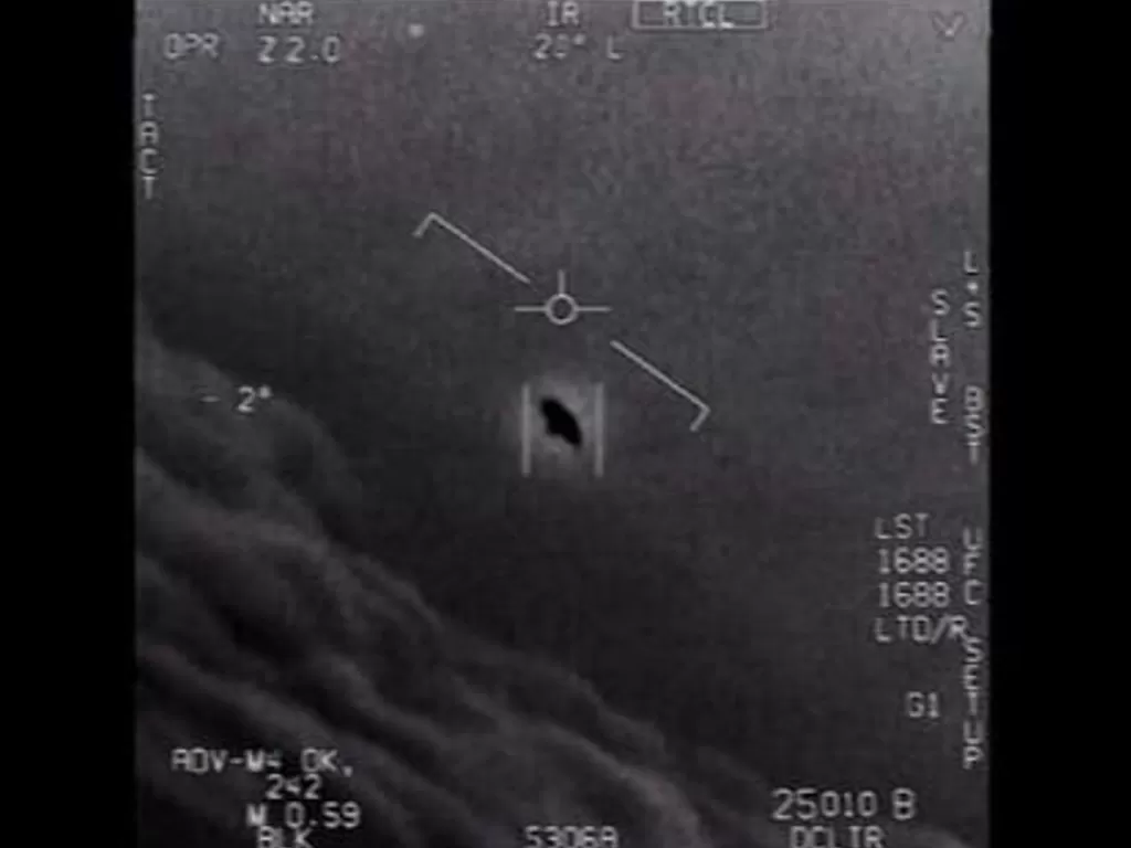 Salah satu penampakan UFO yang berhasil ditangkap Angkatan Laut AS (photo/Dok. US NAVY)