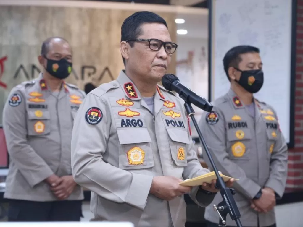  Kepala Divisi Humas Polri Irjen Pol Raden Prabowo Argo Yuwono (tengah). (photo/ANTARA/ HO-Polri)