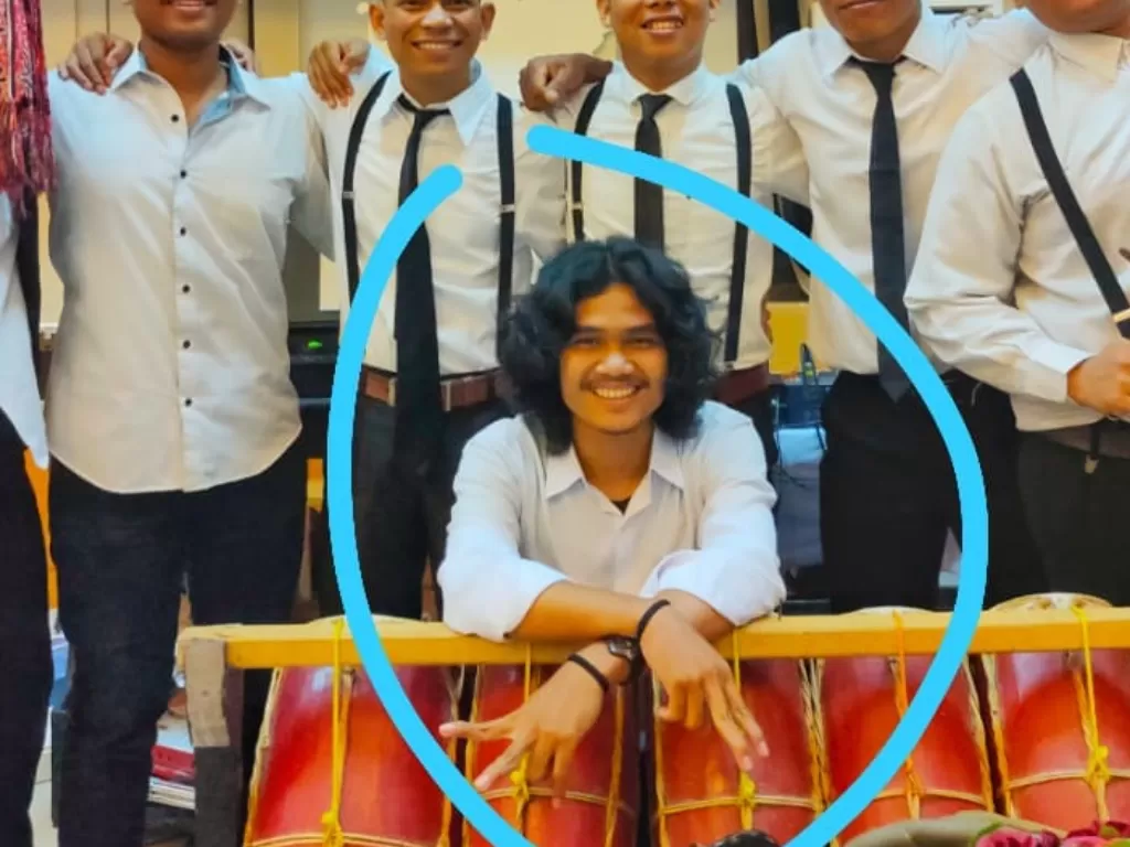 Parulian Manurung anggota musik benz Gereja HKBP Padang. (Youtube)