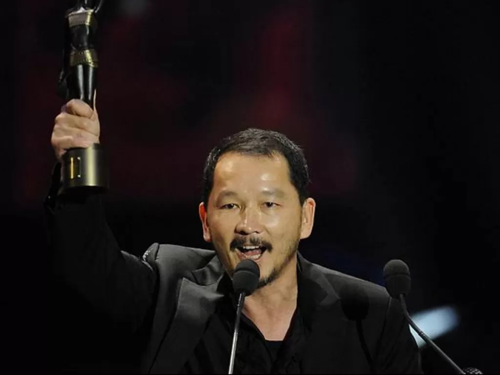 Liu Kai Chi menerima penghargaan Film Hong Kong. (CNA Lifestyle)