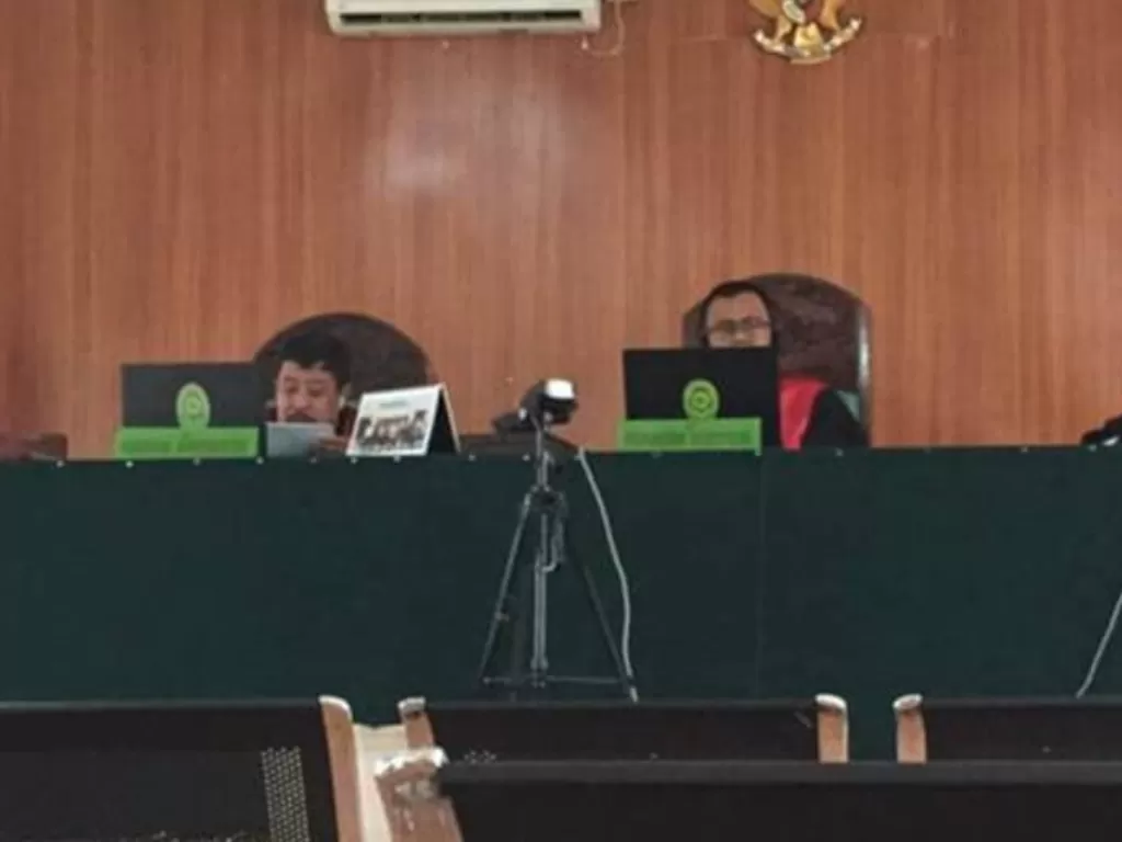 Pengadilan Negeri Palengmbang gelar sidang terkait kasus korupsi dana bansos Covid-19 Kades Sukowarno (Instagram/undercover.id)