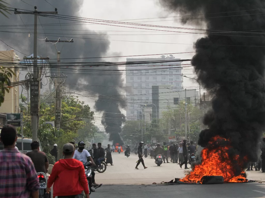 Aksi demonstrasi di Myanmar (REUTERS/Stringer)