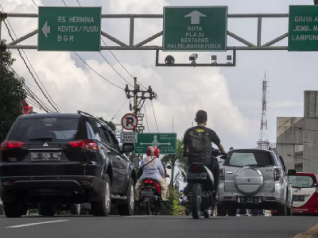 Ilustrasi - suasana lalu lintas di Sumatera Selatan. (ANTARA FOTO/Nova Wahyudi)