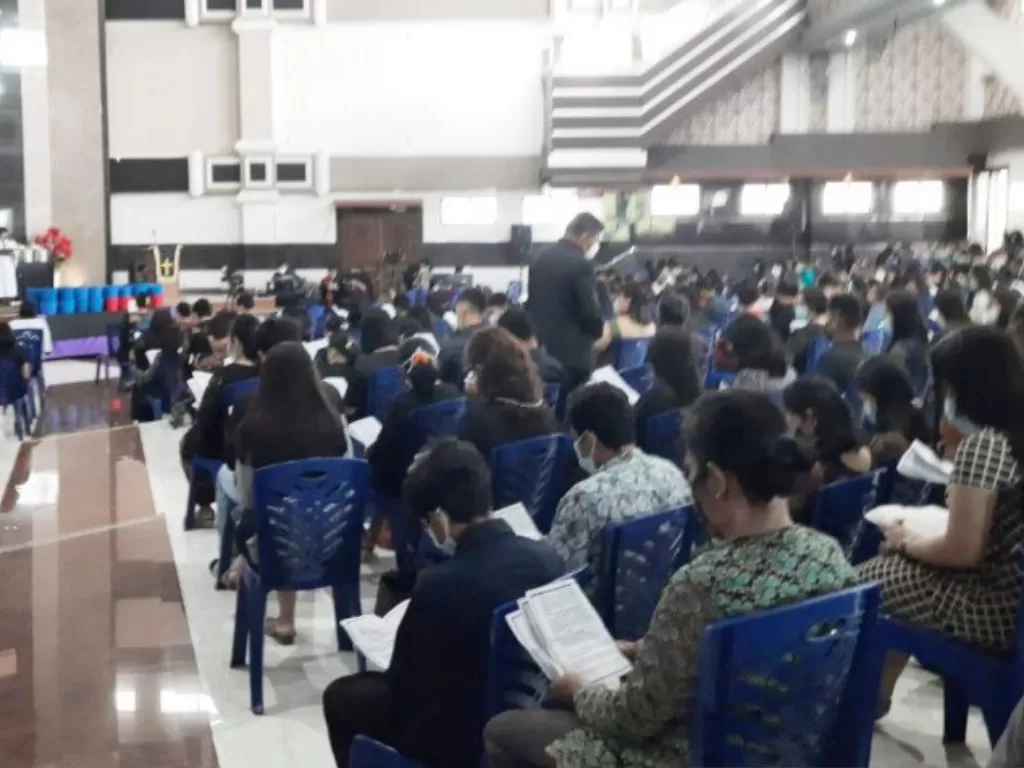 Pelaksanaan ibadah Jumat Agung di Huria Kristen Batak Prostestan (HKBP) Cibinong, Kabupaten Bogor, Jawa Barat, Jumat (2/4/2021). (ANTARA/M Fikri Setiawan)