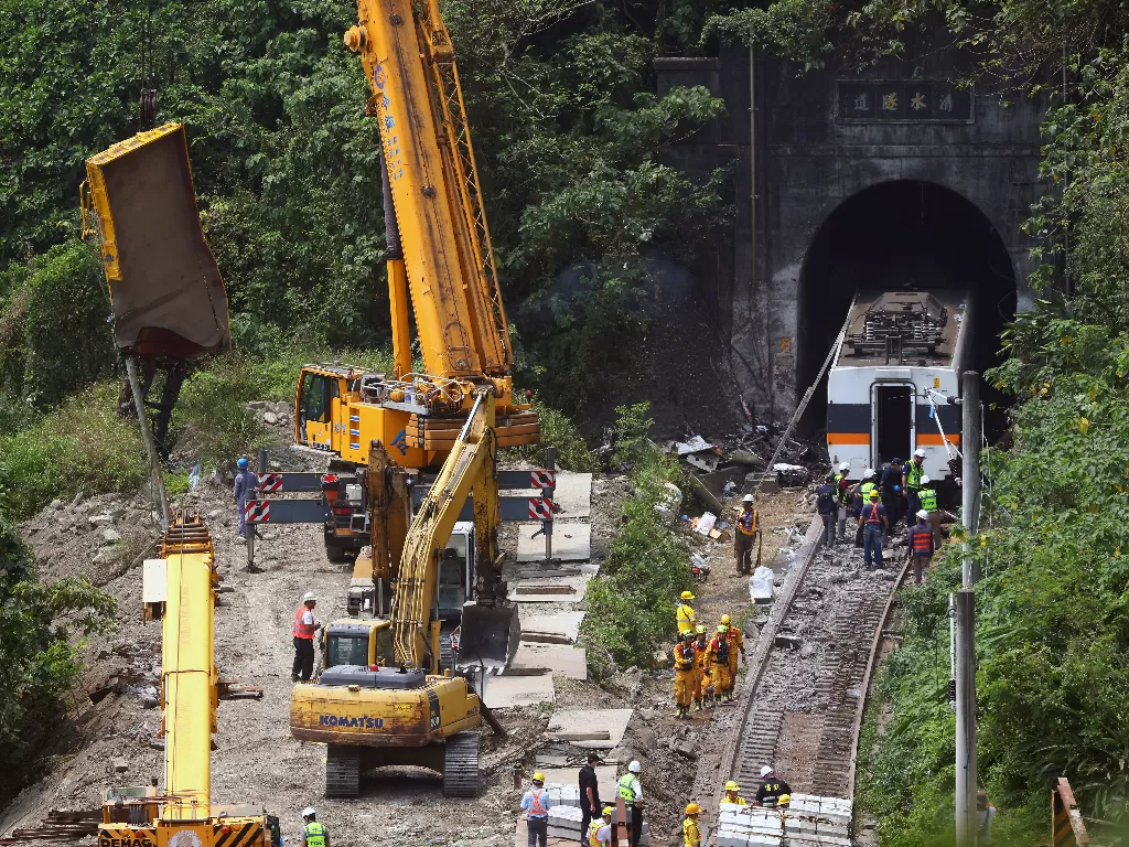 Kecelakaan kereta api di Taiwan (REUTERS/Ann Wang)