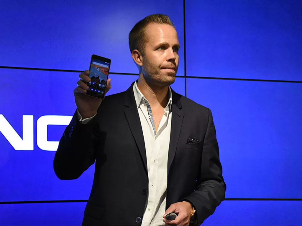 Juho Sarvikas saat mengumumkan smartphone Nokia terbaru (photo/Iltalehti)