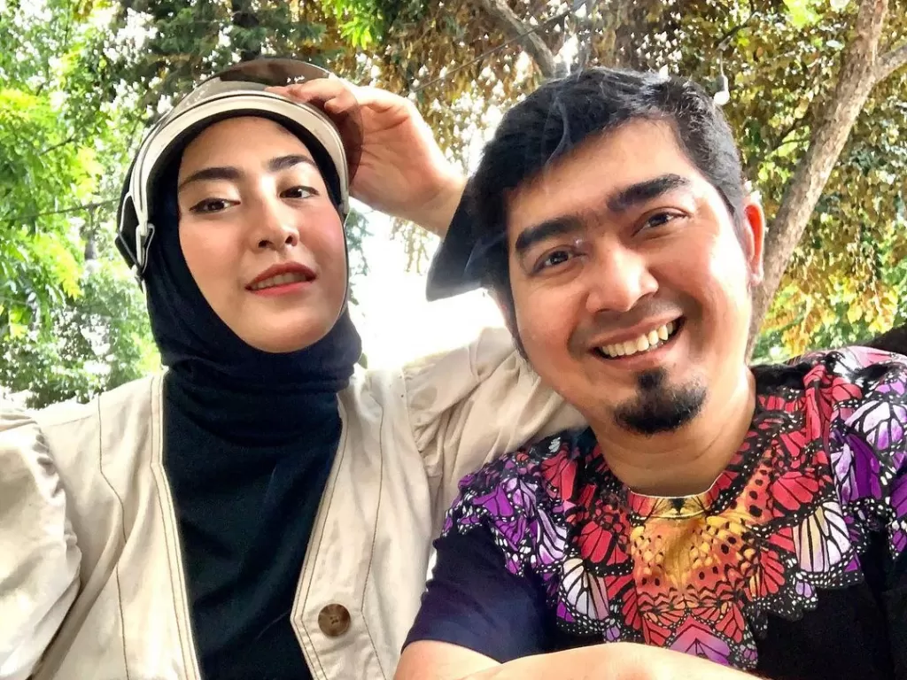 Ustadz Solmed dan Aprilia Jasmine. (Instagram/@ustad_solmed)