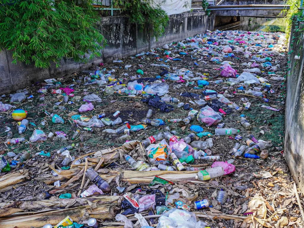 Sekelumpulan sampah di Sungai Kulim. (Photo/Facebook/Majlis Perbandaran Kulim)