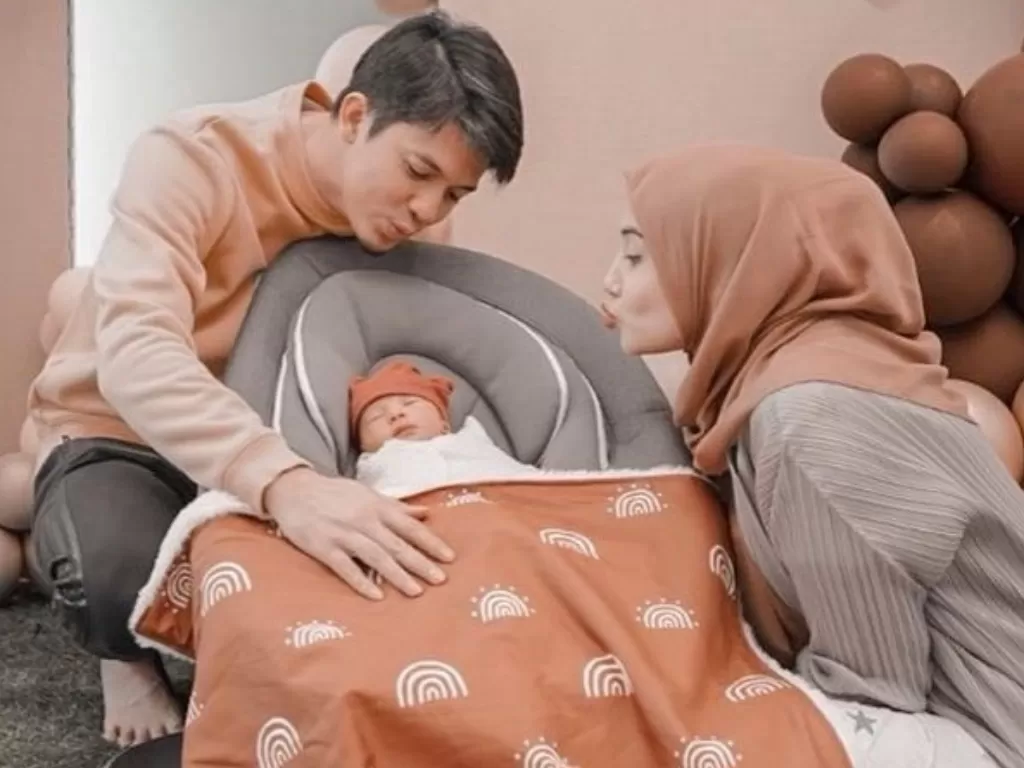 Keluarga Zaskia Sungkar. (Instagram/@zaskiasungkar15)