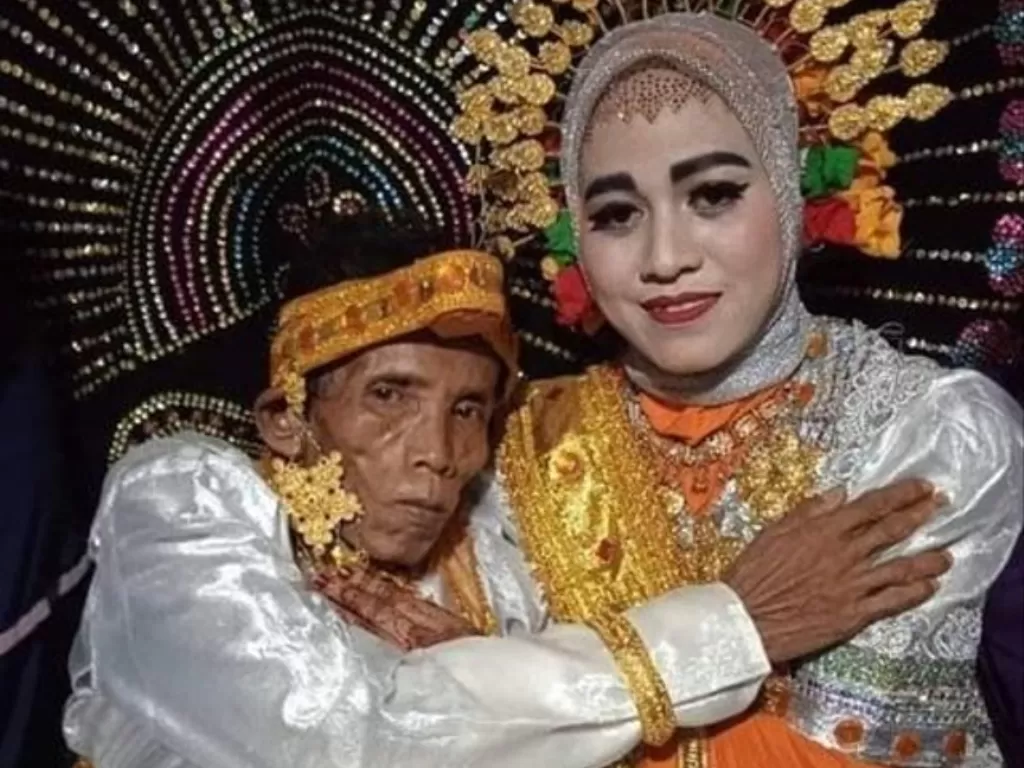Pria 58 tahun nikahi gadis 19 tahun. (Istimewa)