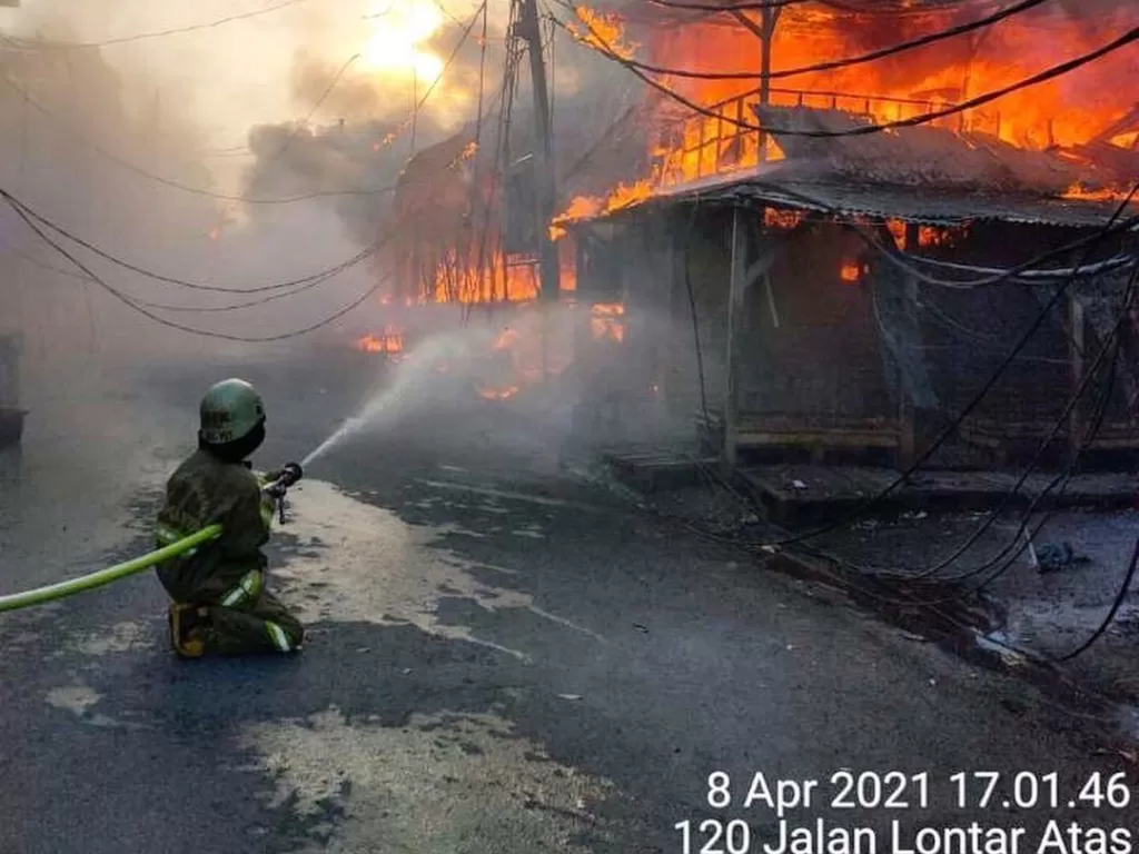 Kebakaran di Tanah Abang, Kamis (8/4/2021). (Photo/Instagram/@humasjakfire)