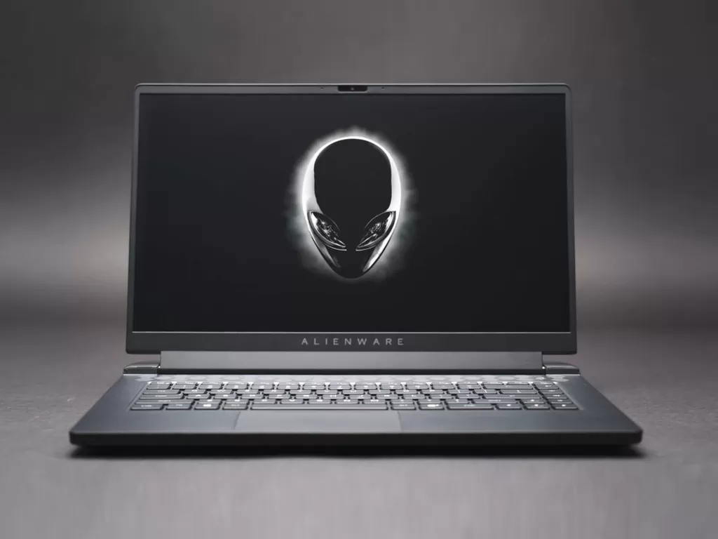 Tampilan laptop Alienware M15 Ryzen Edition terbaru (photo/Alienware)