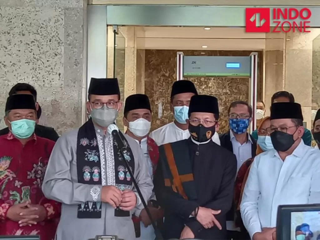 Gubernur DKI Jakarta Anies Baswedan di Masjid Istiqlal, Jumat (9/4/2021). (INDOZONE/Sarah Hutagaol)