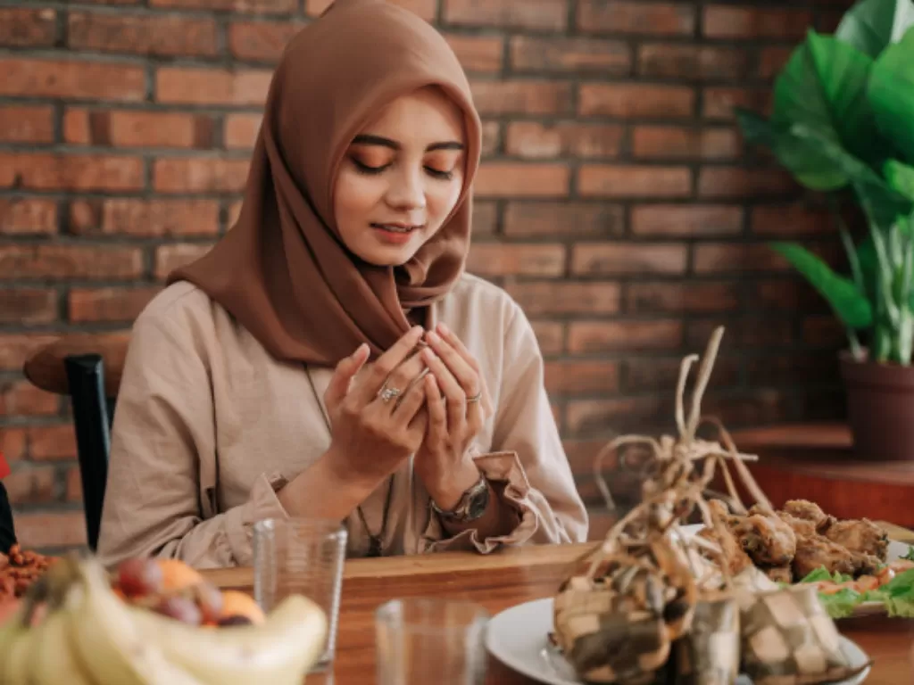 Ilustrasi tips puasa sehat di bulan Ramadhan (photo/freepik/odua)