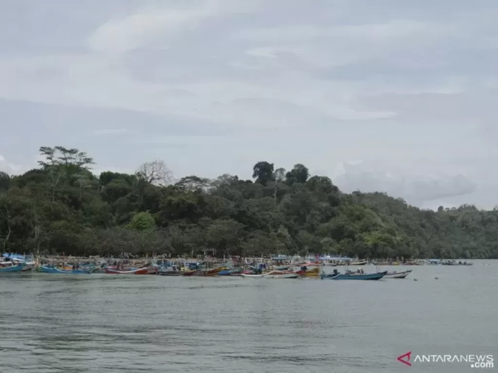 Dokumentasi - Kawasan Pantai Sendangbiru, di Kecamatan Sumbermanjing Wetan, Kabupaten Malang, Jawa Timur. (photo/ANTARA/Vicki Febrianto)