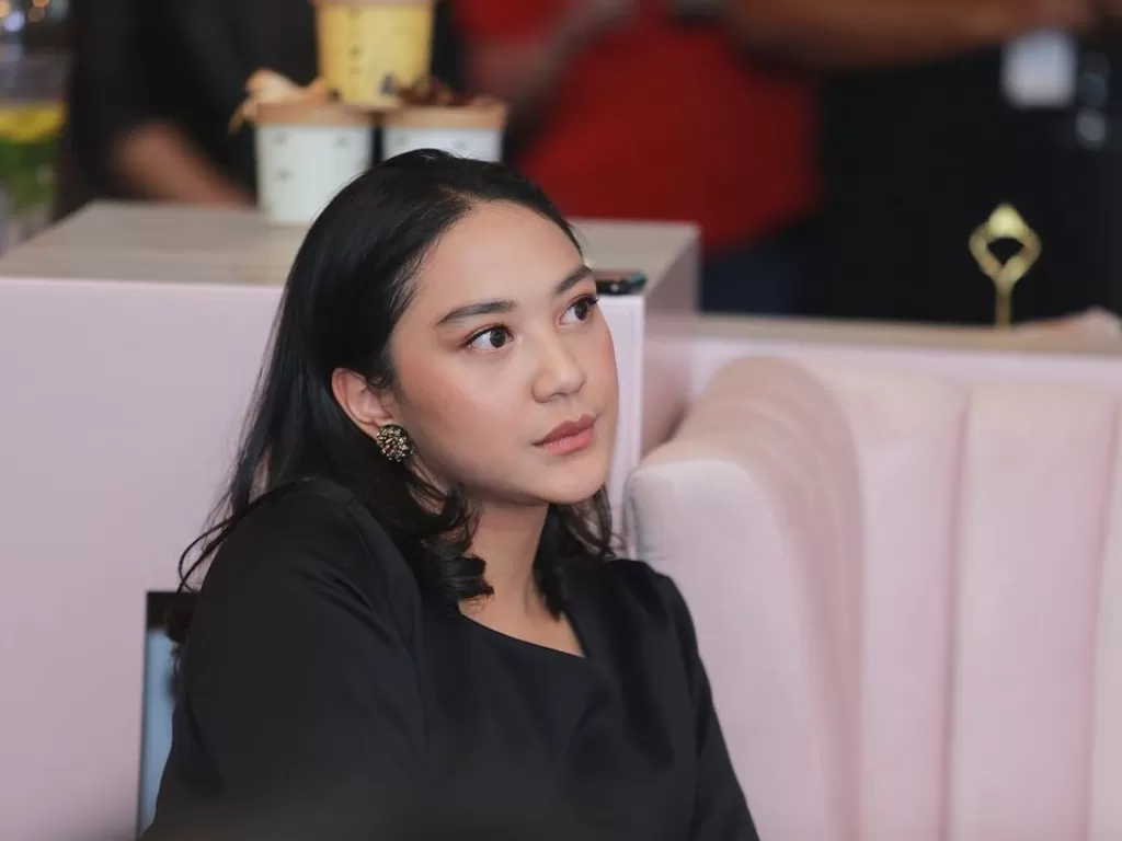Putri Tanjung saat menghadiri peluncuran CXO (Instagram @putri_tanjung).