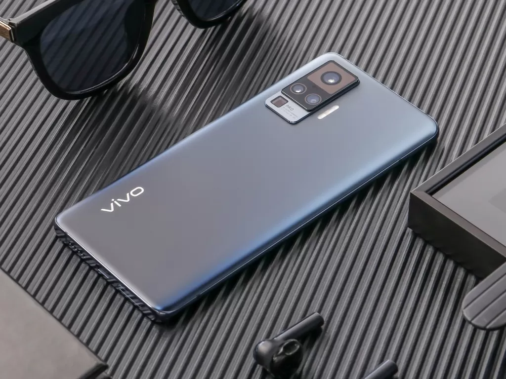 Tampilan belakang dari smartphone Vivo X51 5G (photo/Vivo)