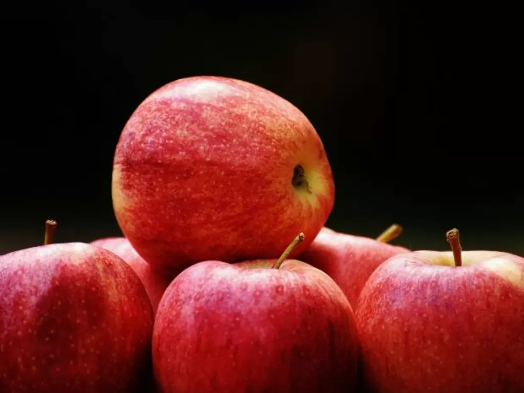 Apel bisa membuat Anda lebih lama kenyang saat puasa. (Pexels/Pixabay)