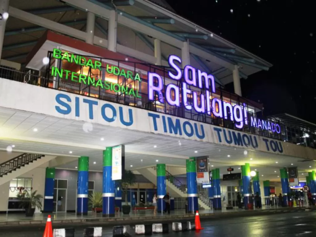 Bandara Internasional Sam Ratulangi, Manado, Sulawesi Utara. (en.wikipedia.org)